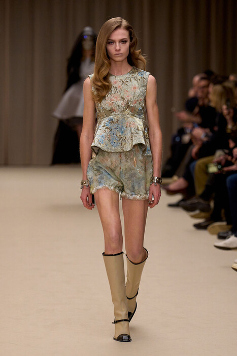 Alexander McQueen коллекция осень-зима 2026