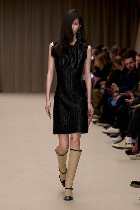 Alexander McQueen коллекция осень-зима 2026