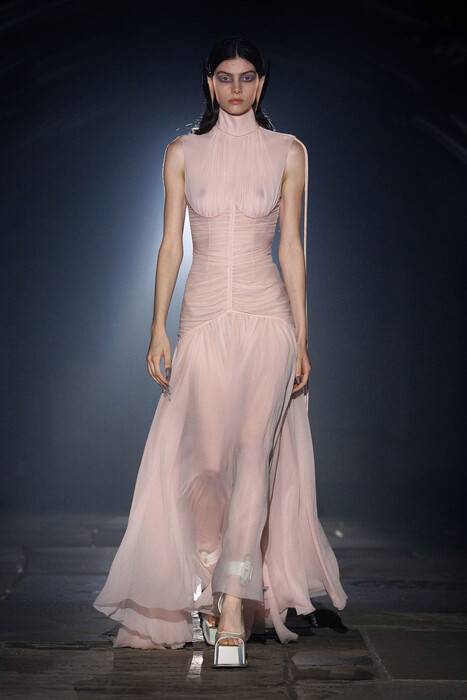 McQueen коллекция весна-лето 2027 / McQueen spring-summer 2027