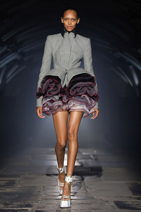 McQueen коллекция весна-лето 2027 / McQueen spring-summer 2027