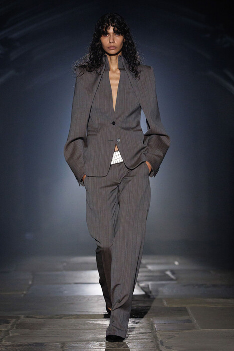 McQueen коллекция весна-лето 2027 / McQueen spring-summer 2027
