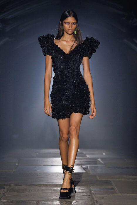 McQueen коллекция весна-лето 2027 / McQueen spring-summer 2027