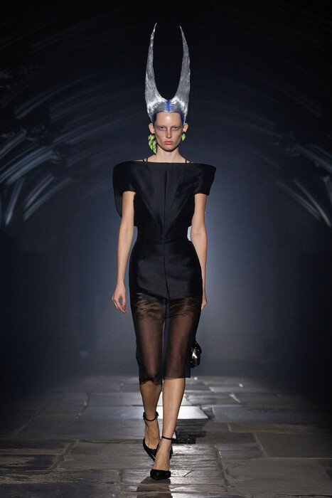 McQueen коллекция весна-лето 2027 / McQueen spring-summer 2027