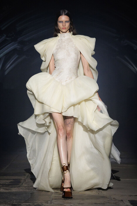 McQueen коллекция весна-лето 2027 / McQueen spring-summer 2027