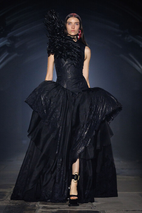 McQueen коллекция весна-лето 2027 / McQueen spring-summer 2027