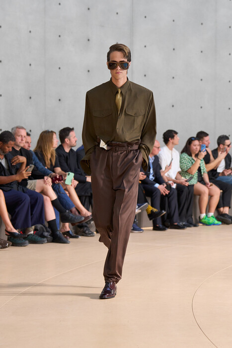 Saint Laurent menswear весна-лето 2026 / Saint Laurent menswear spring-summer 2026