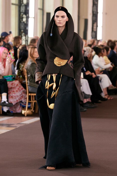 Schiaparelli Couture коллекция сезона осень 2023 / Schiaparelli Fall 2023 Couture