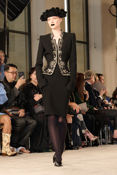 Schiaparelli Couture Fall 2025 / Schiaparelli Couture коллекция осень 2025