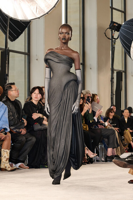 Schiaparelli Couture Fall 2025 / Schiaparelli Couture коллекция осень 2025