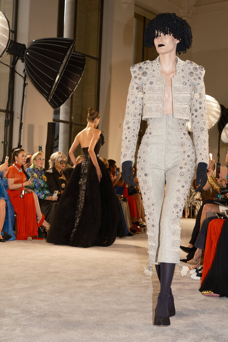 Schiaparelli Couture Fall 2025 / Schiaparelli Couture коллекция осень 2025