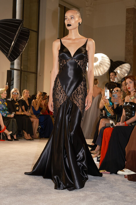 Schiaparelli Couture Fall 2025 / Schiaparelli Couture коллекция осень 2025