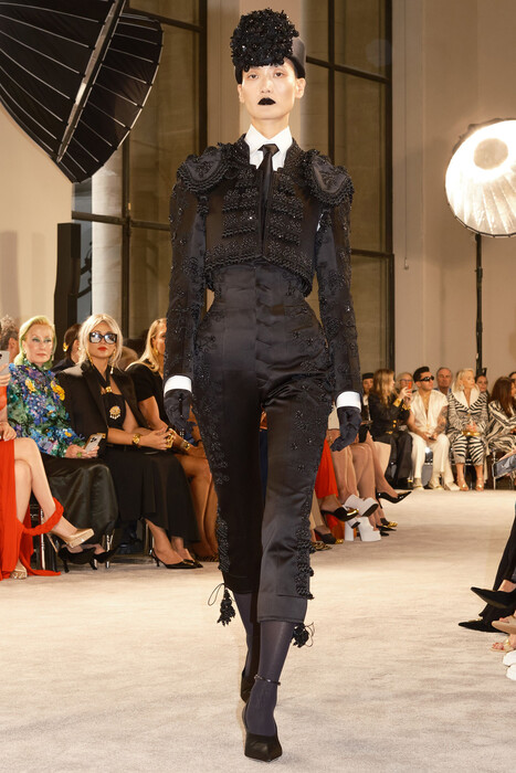 Schiaparelli Couture Fall 2025 / Schiaparelli Couture коллекция осень 2025
