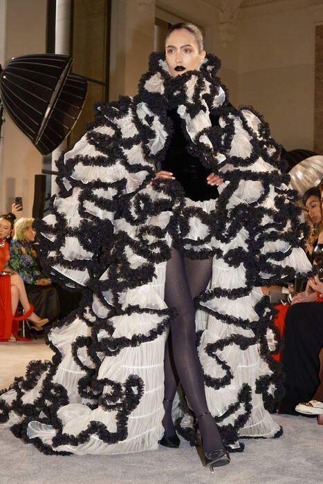Schiaparelli Couture Fall 2025 / Schiaparelli Couture коллекция осень 2025