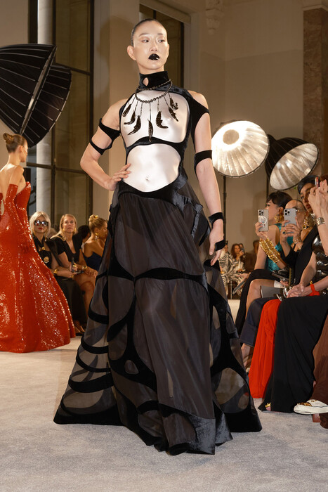 Schiaparelli Couture Fall 2025 / Schiaparelli Couture коллекция осень 2025