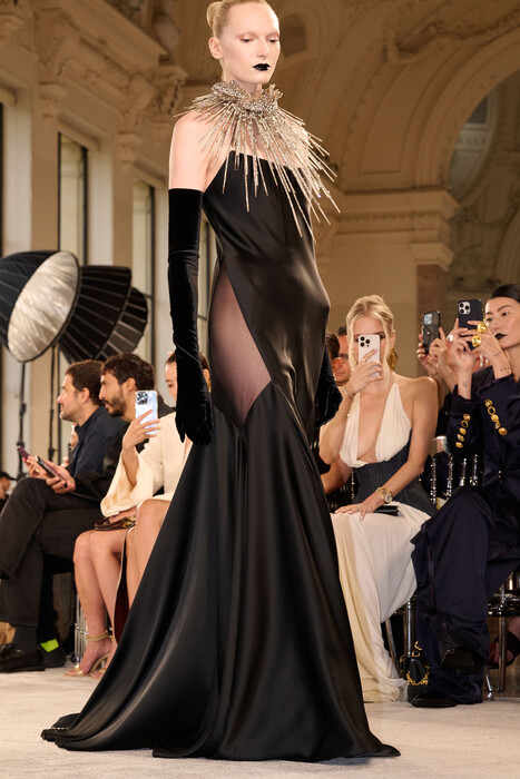 Schiaparelli Couture Fall 2025 / Schiaparelli Couture коллекция осень 2025