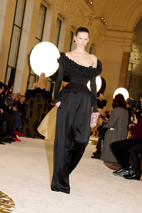 Schiaparelli Couture Spring 2025 / Schiaparelli Couture весна-лето 2025