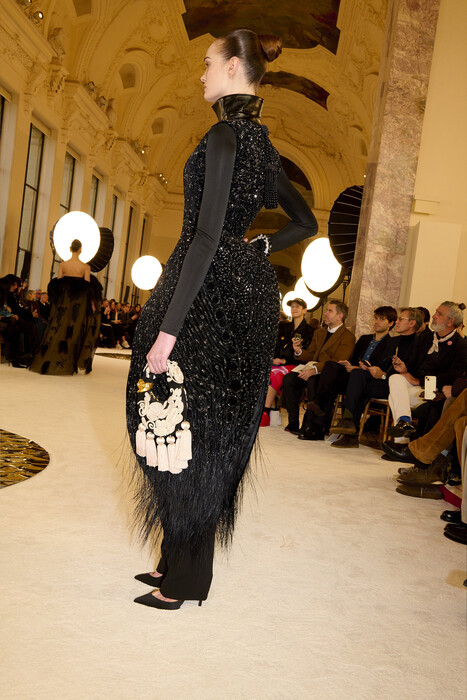 Schiaparelli Couture Spring 2025 / Schiaparelli Couture весна-лето 2025