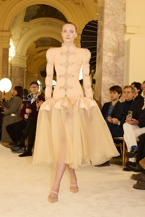 Schiaparelli Couture Spring 2025 / Schiaparelli Couture весна-лето 2025