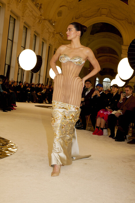 Schiaparelli Couture Spring 2025 / Schiaparelli Couture весна-лето 2025