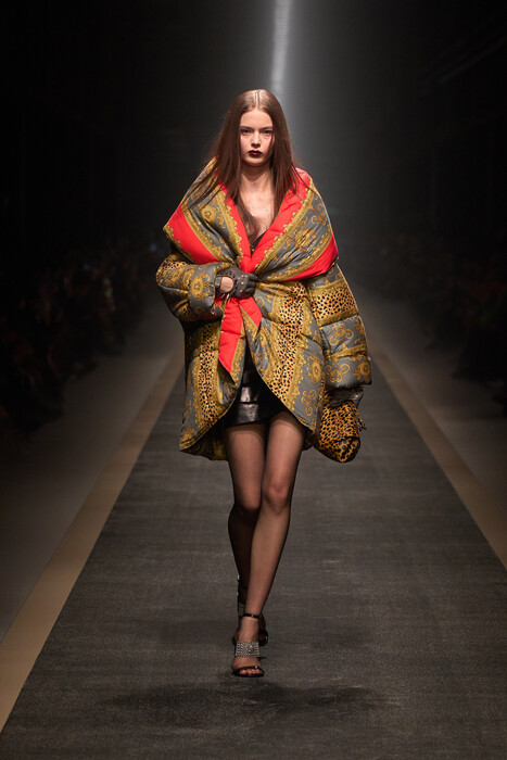 Коллекция Versace осень-зима 2025 / Versace fall 2025