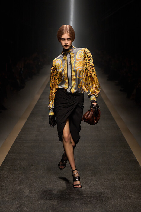 Коллекция Versace осень-зима 2025 / Versace fall 2025