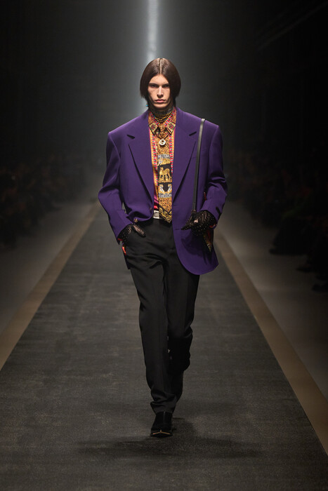 Коллекция Versace осень-зима 2025 / Versace fall 2025