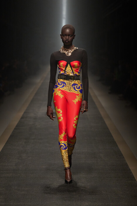 Коллекция Versace осень-зима 2025 / Versace fall 2025