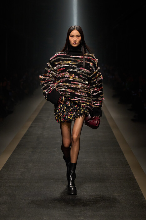 Коллекция Versace осень-зима 2025 / Versace fall 2025