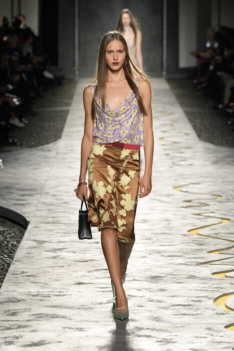 Versace весна-лето 2025 / Versace spring-summer 2025