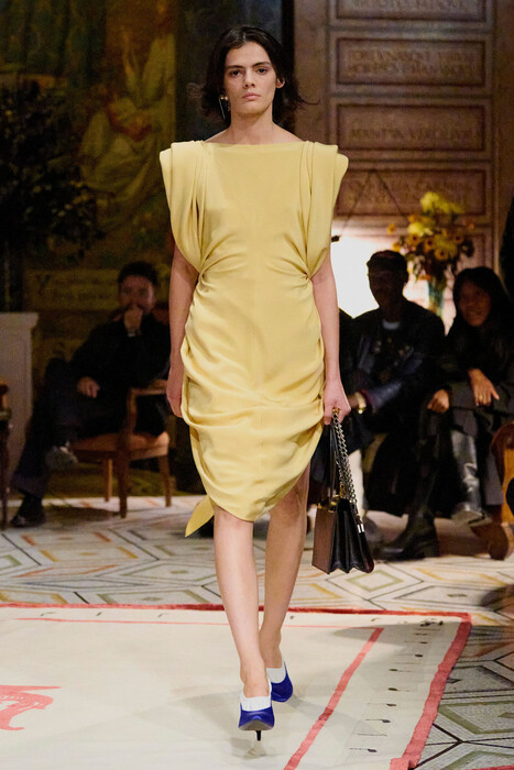 Versace коллекция весна-лето 2026 / Versace Spring-Summer 2026