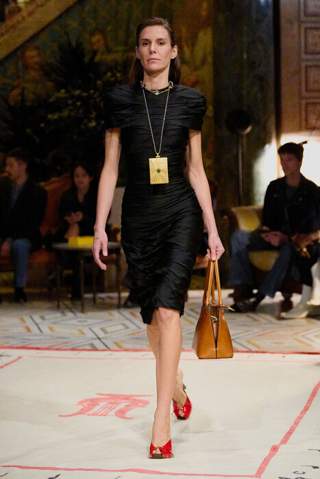 Versace коллекция весна-лето 2026 / Versace Spring-Summer 2026