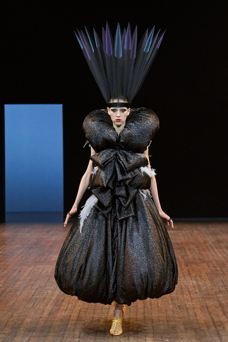 Viktor and Rolf Couture Fall 2025 / Viktor and Rolf Couture коллекция осень 2025