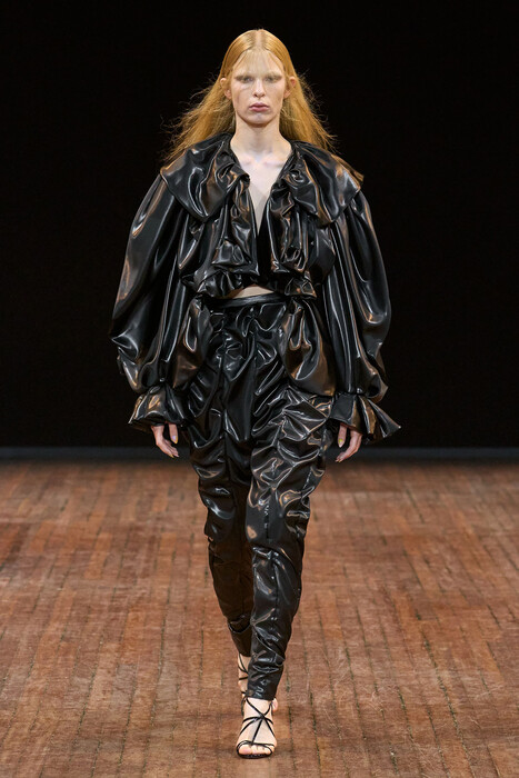Viktor and Rolf Couture Fall 2025 / Viktor and Rolf Couture коллекция осень 2025