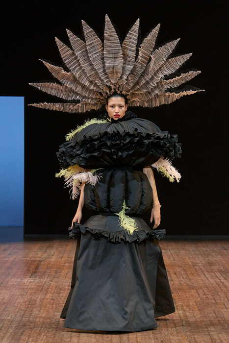 Viktor and Rolf Couture Fall 2025 / Viktor and Rolf Couture коллекция осень 2025