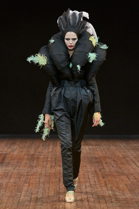 Viktor and Rolf Couture Fall 2025 / Viktor and Rolf Couture коллекция осень 2025