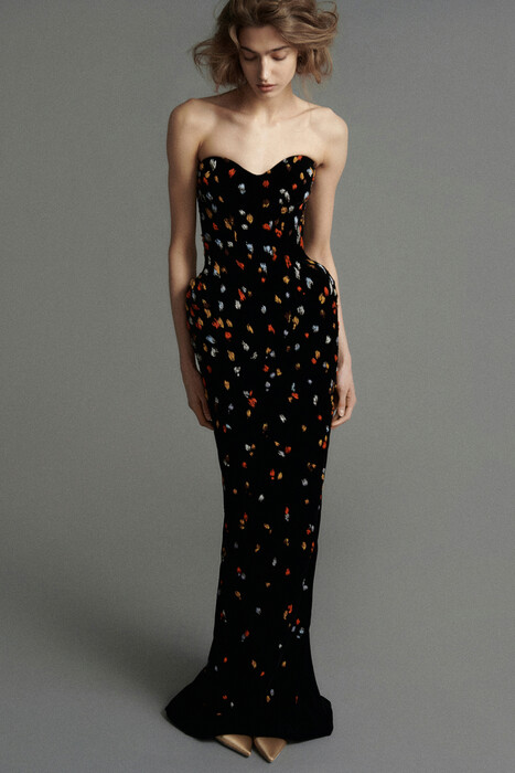 Дом моды Yudashkin представил новую премиум-линию