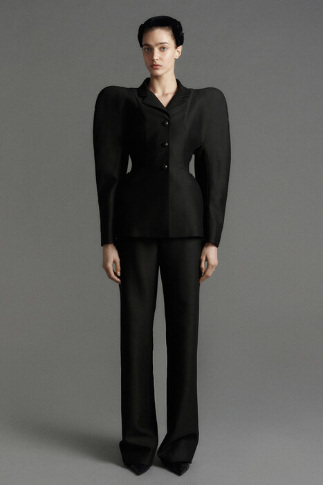 Дом моды Yudashkin представил новую премиум-линию