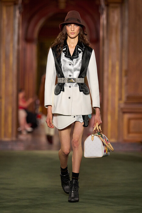 Louis Vuitton Resort 2027 Collection / Коллекция Louis Vuitton Resort 2027