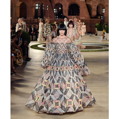 5 фактов о кутюрном показе Fendi на фоне Колизея