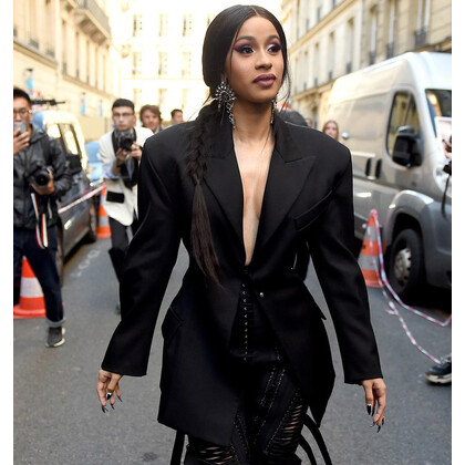 Cardi B призвала обращать меньше внимания на Дональда Трампа