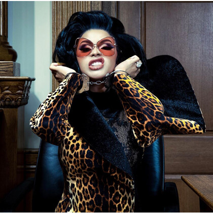 Cardi B выпустила клип на песню «Press» с обнажёнными сценами