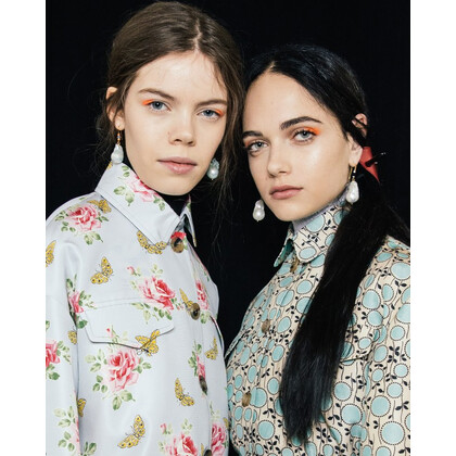 Секреты неонового макияжа как на показе Prada