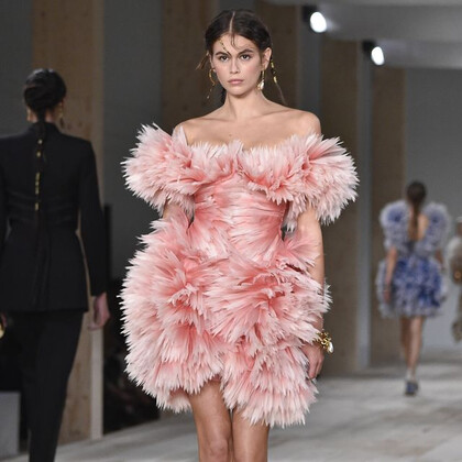 5 вещей, которые нужно знать о коллекции Alexander McQueen SS'20