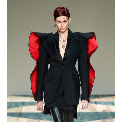 Супермодели 90-х и Кайя Гербер на показе Alexander McQueen осень — зима 2020