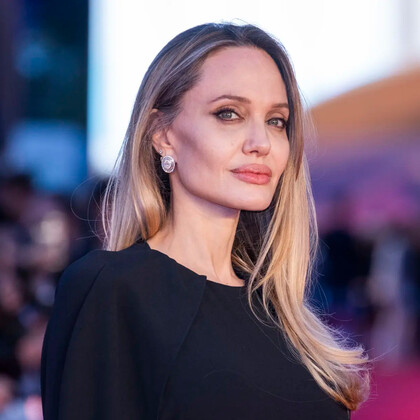 Анджелина Джоли готовится покинуть США