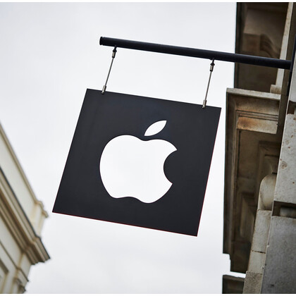 Apple подала в суд на фирму, которая продавала её старые гаджеты