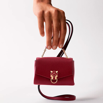 Cartier показал коллекцию мини-сумок