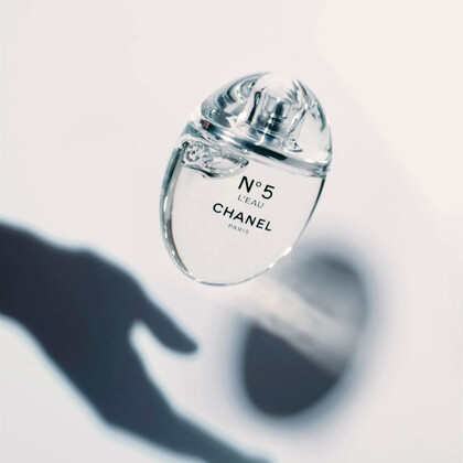 Новый лимитированный флакон-капля Chanel No 5 L'Eau вдохновлён Мэрилин Монро