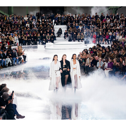 Chanel, Celine и Comme des Garçons проведут благотворительный аукцион