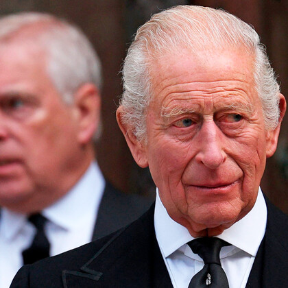 Король Карл III впервые прокомментировал новые обвинения в адрес принца Эндрю